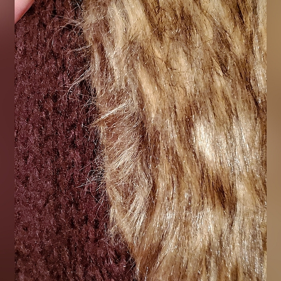 Brown fur trim sweater vest by New Directions size M. - Picture 4 of 5